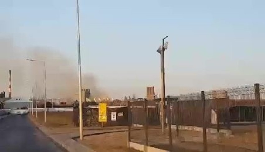 Dym nad Hutą Częstochowa i zanik napięcia w mieście. Straż pożarna uspokaja 