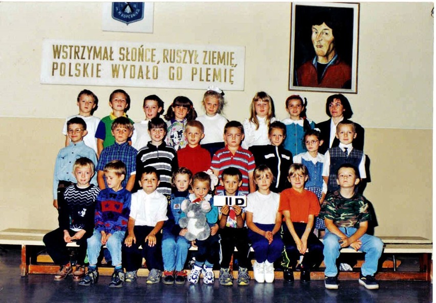 Uczniowie i nauczyciele Szkoły Podstawowej w Złoczewie na archiwalnych fotografiach (zdjęcia)