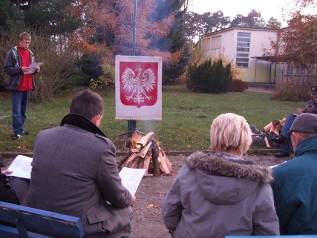 Patriotyczne ognisko w Warcie