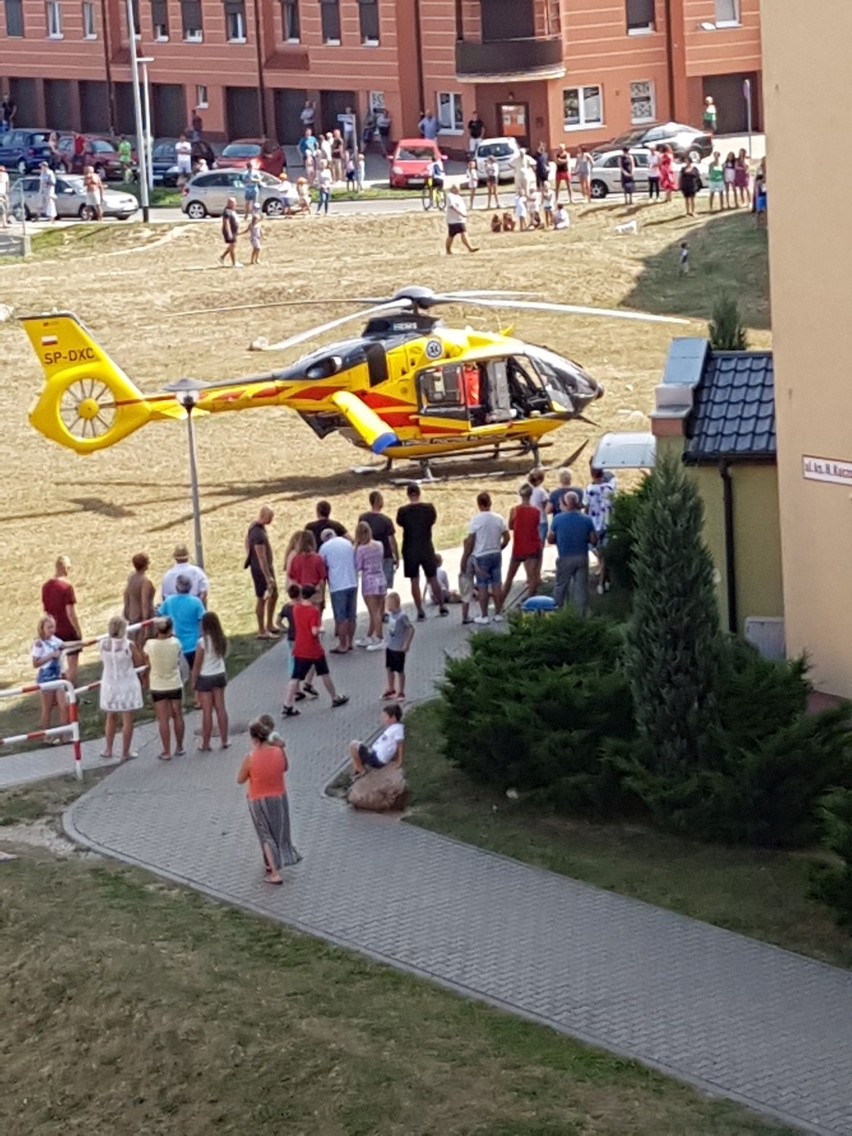 Śmigłowiec LPR lądował między blokami na osiedlu Dobrzec w Kaliszu [FOTO]