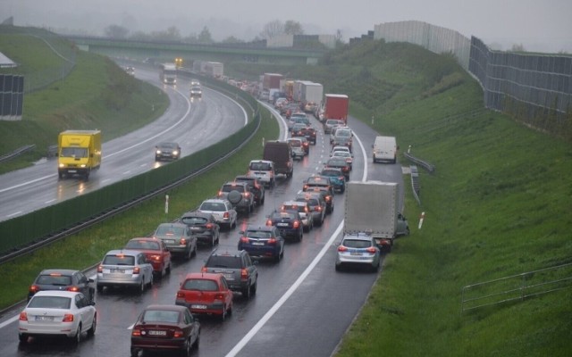 W ciągu dekady autostrada A4 od Tarnowa do Krzyżowej ma być poszerzona do trzech pasów. Badania pokazują, że natężenie ruchu na trasie jest coraz większe