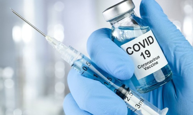 Koronawirus. Gmina Zduńska Wola zawiezie mieszkańców na szczepienia przeciwko COVID-19