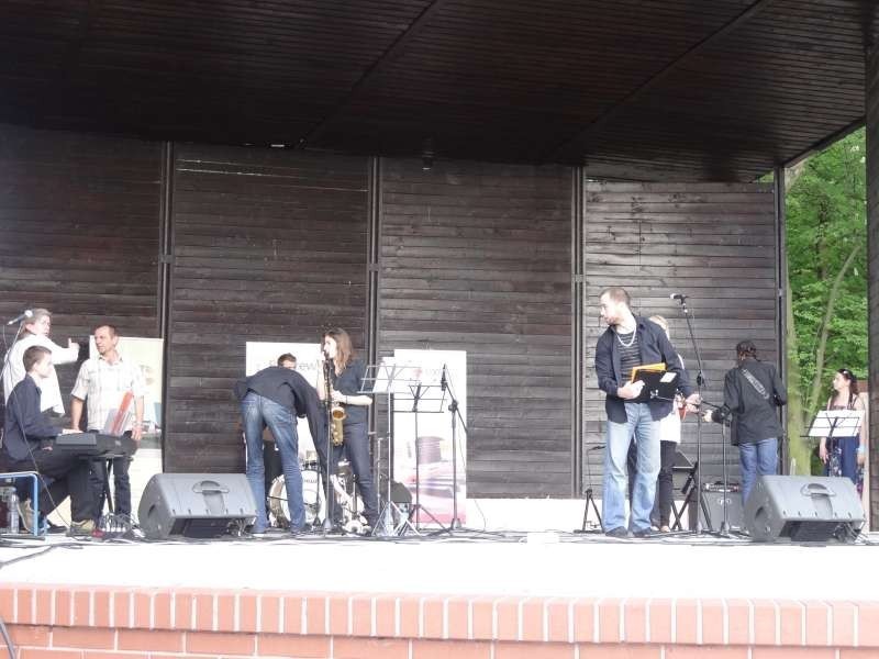 Zespół Wowa z Charkowa  grał i śpiewał pod okiem policji