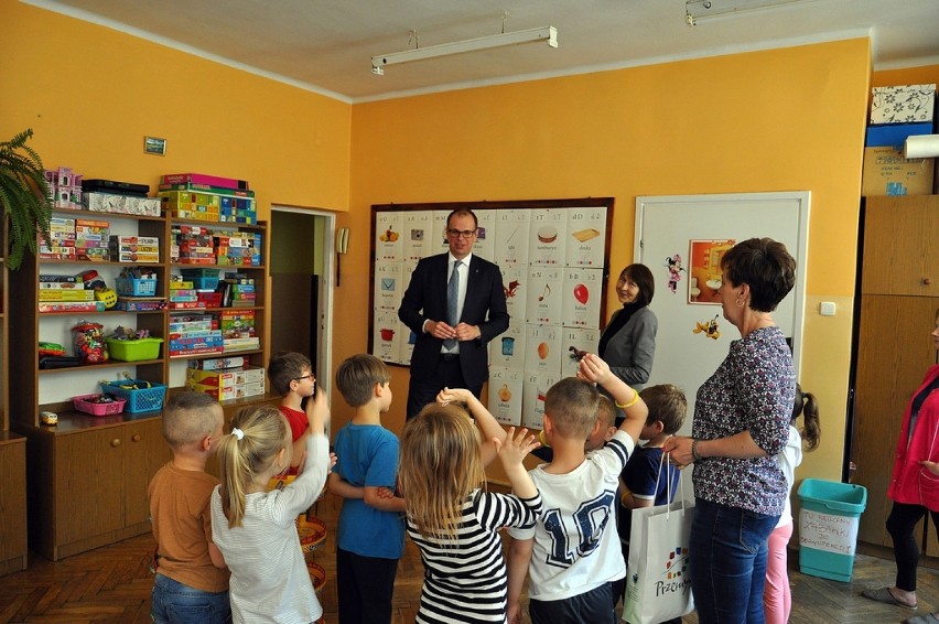 Dzień Dziecka w Przemyślu. Prezydent Wojciech Bakun odwiedził przedszkolaków [ZDJĘCIA]