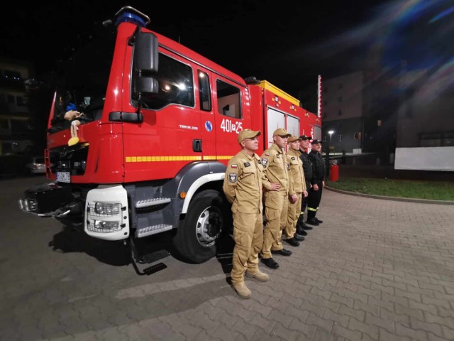 10 minut po północy chodziescy strażacy wyruszyli na misję ratunkową do Grecji
