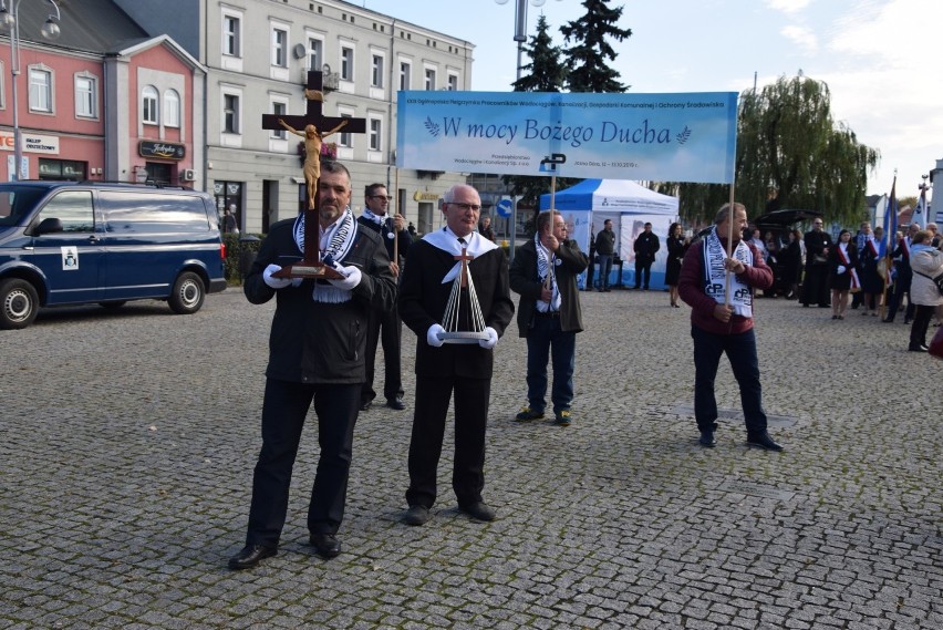 Pielgrzymka pracowników wodociągów i kanalizacji na Jasną Górę [ZDJĘCIA]. Pielgrzymi przeszli z Placu Daszyńskiego na Jasną Górę