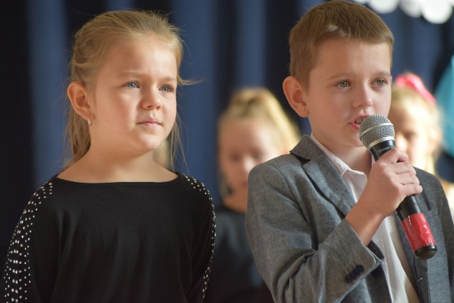 Dzień Edukacji Narodowej w SP nr 1 w Sieradzu. Były występy dzieci