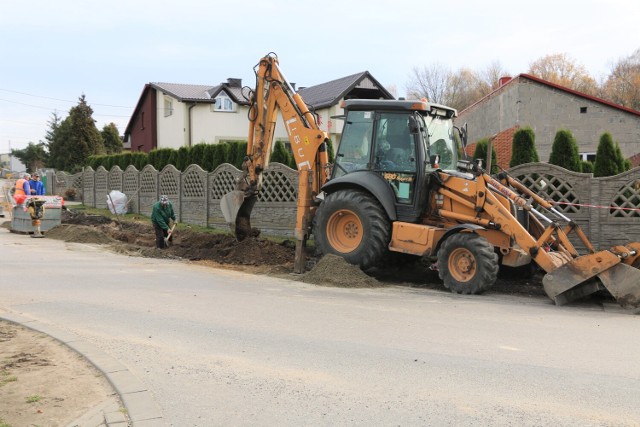 Na terenie gminy Psary trwa przebudowa ulicy Wiejskiej w Malinowicach oraz ulicy Leśnej w Gródkowie 

Zobacz kolejne zdjęcia/plansze. Przesuwaj zdjęcia w prawo naciśnij strzałkę lub przycisk NASTĘPNE