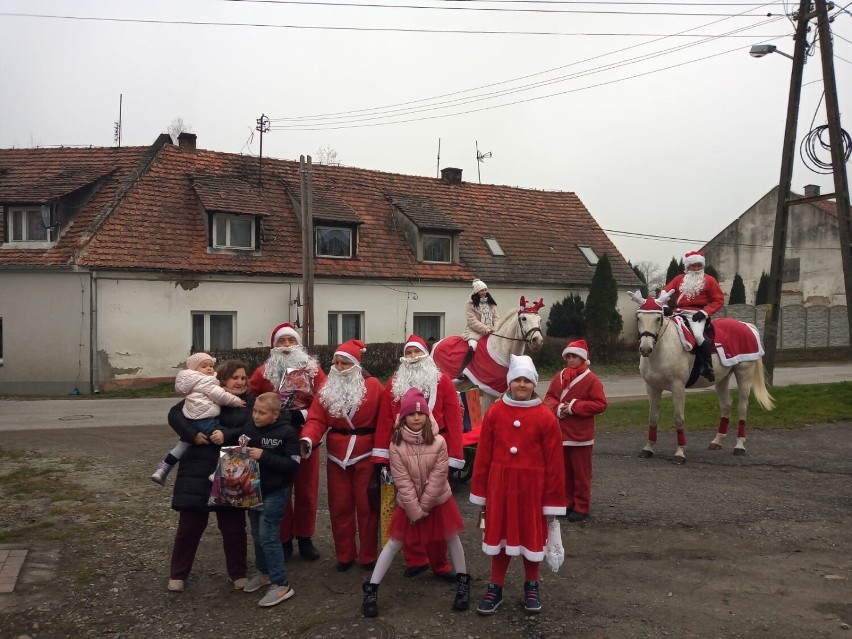 III Konny Marsz św. Mikołaja przeszedł 4 grudnia ulicami...