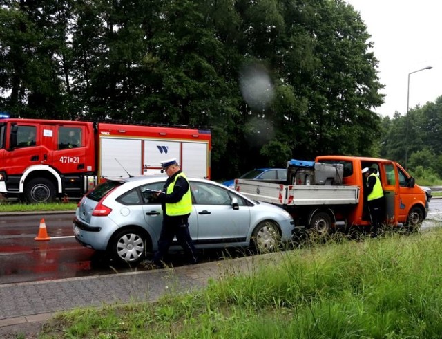 Jastrzębie-Zdrój: karambol na Pszczyńskiej. W poniedziałek zderzyły się trzy samochody.