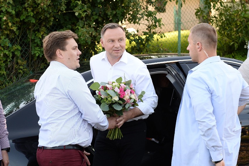 Andrzej Duda w winnicy w Zarzeczu.