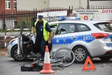 Wypadek Mańkowo (gmina Stara Biała). Pijany rowerzysta wjechał pod BMW. Trafił do szpitala