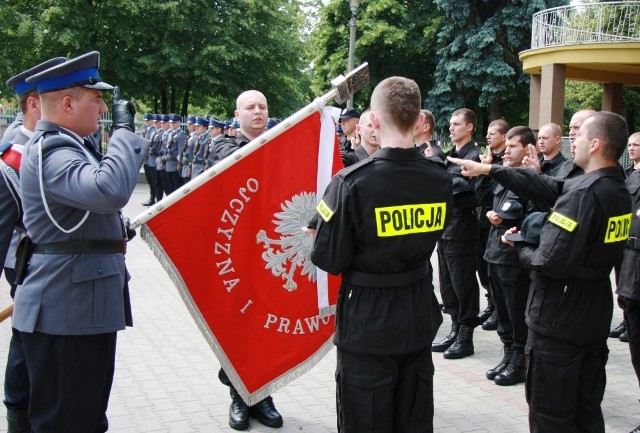 Ślubowanie nowo przyjętych policjantów mazowieckiej policji