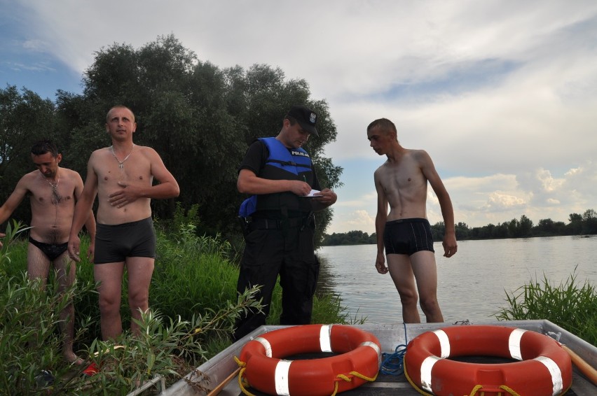 Opolska policja ruszyłą z akcją "Bezpieczna woda"
