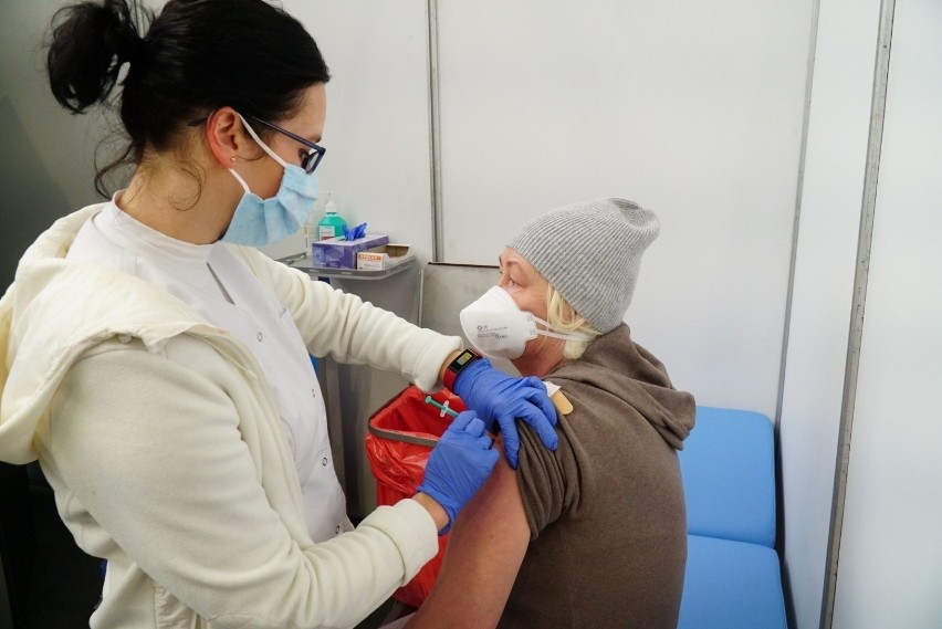 Punkty masowych szczepień w Lesznie ruszą najwcześniej w połowie maja