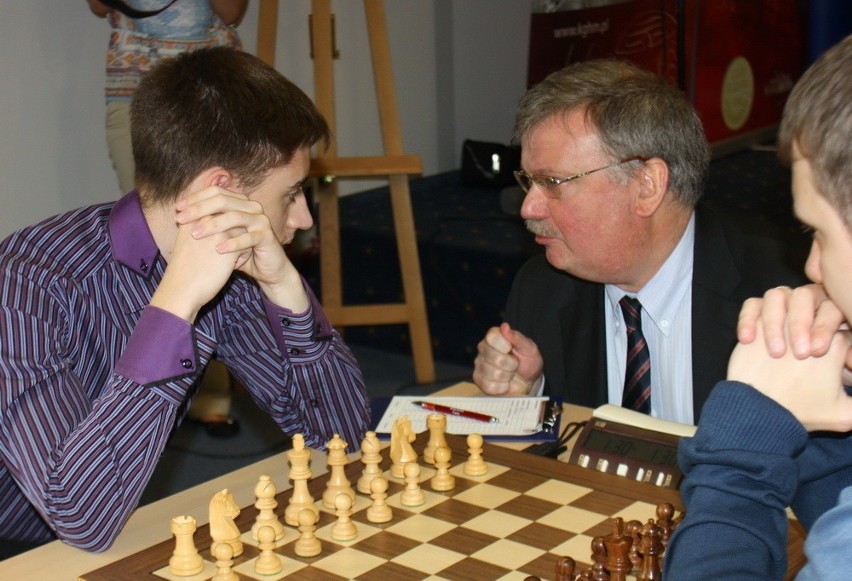 Grają w szachy o mistrzostwo w Legnicy (FOTO)