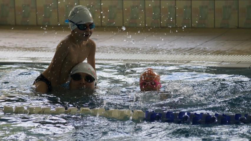 Rodzinne Zawody Pływackie w Kłobucku [FOTO]