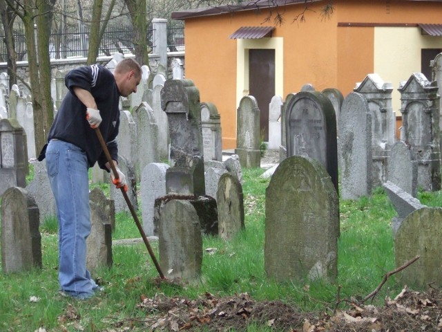 Więźniowie w ubiegłym roku uporządkowali kirkut