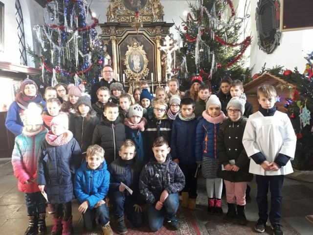 Gmina Nowy Dwór Gdański. Już po raz czwarty w Sanktuarium Matki Boskiej Szkaplerznej  odbył się flażoletowy koncert kolęd. Zagrali młodzi uczniowie miejscowej szkoły.