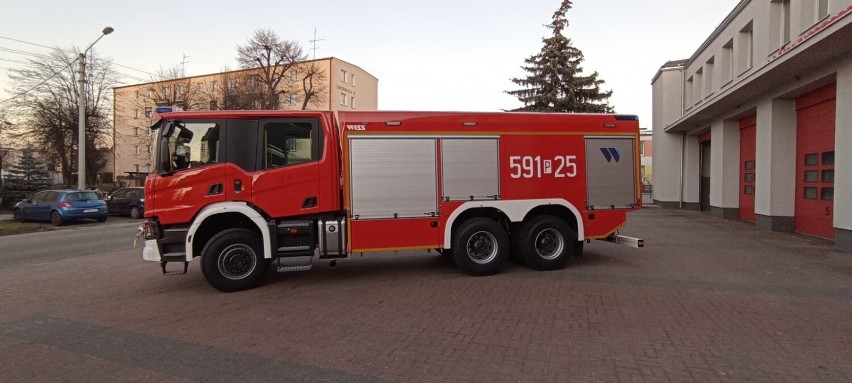 Nowy, ciężki wóz szamotulskich strażaków. Auto kosztowało ponad 1,3 mln zł! [ZDJĘCIA]