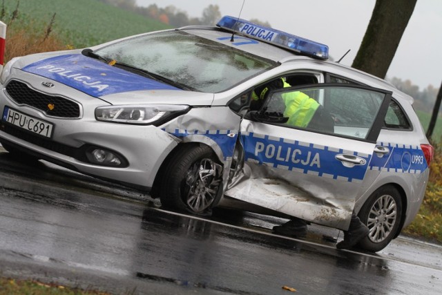 Kolizja z udziałem radiowozu na trasie Złotów - Nowiny