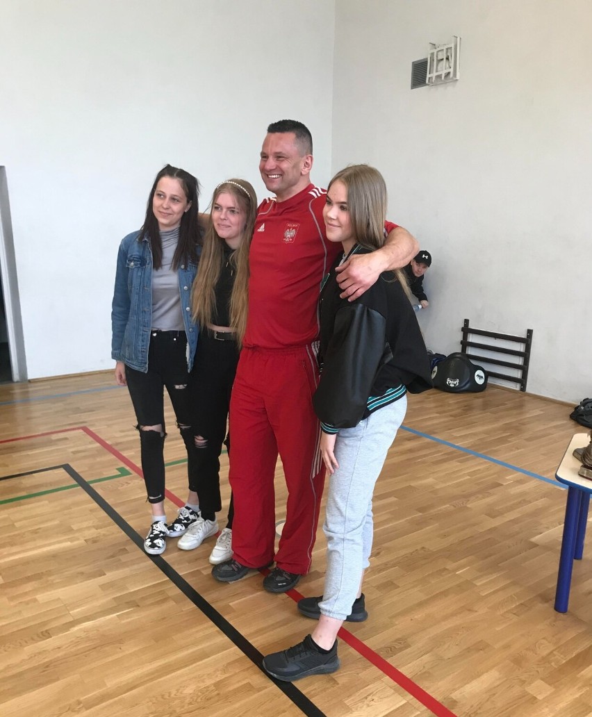 Powiatowy Zespół Szkół Nr 3 w Kościerzynie gościł wielokrotnego mistrza Polski w boksie olimpijskim