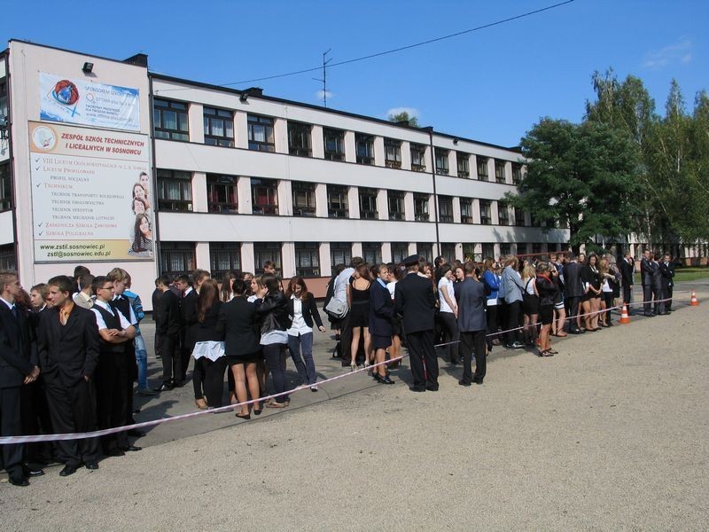 Sosnowiec: Zabytkowy parowóz już w rękach uczniów z kolejówki
