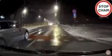 Szokujące nagranie z Częstochowy. Kierowca omal nie rozjechał pieszych! Zobacz VIDEO