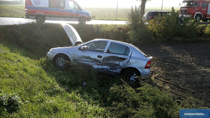 Wypadek na drodze Włocławek - Radziejów. Zderzenie dwóch samochodów [zdjęcia]