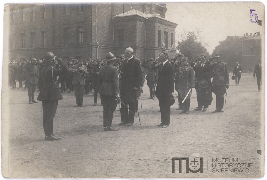 Prezydent Wojciechowski podczas święta 18 pułku piechoty