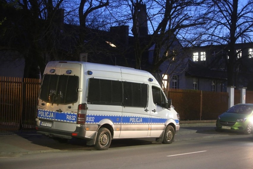 Katowice : zmarła jedna z sióstr podejrzanych o zakażenie...