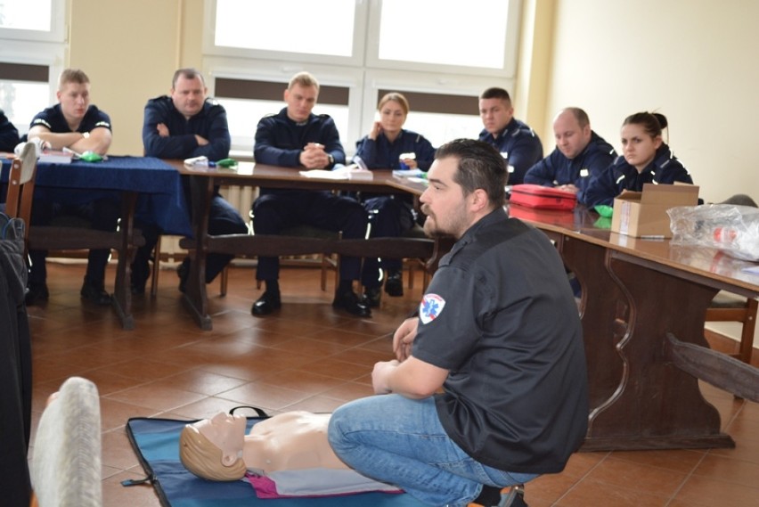 Policja w Chodzieży odbyła szkolenie z pierwszej pomocy...