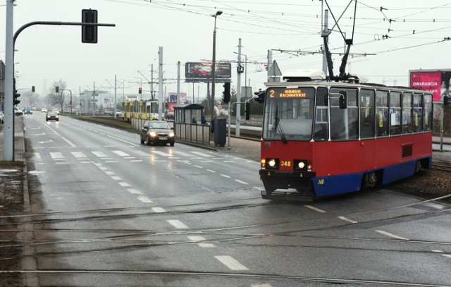 Przetarg dotyczył przebudowy torowiska tramwajowego i budowy dróg rowerowych w ciągu ul. Toruńskiej.