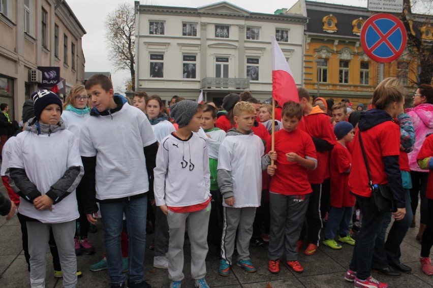 Za nami 11. Bieg Niepodległości w Tomaszowie: Na starcie ponad 800 uczestników [ZDJĘCIA]