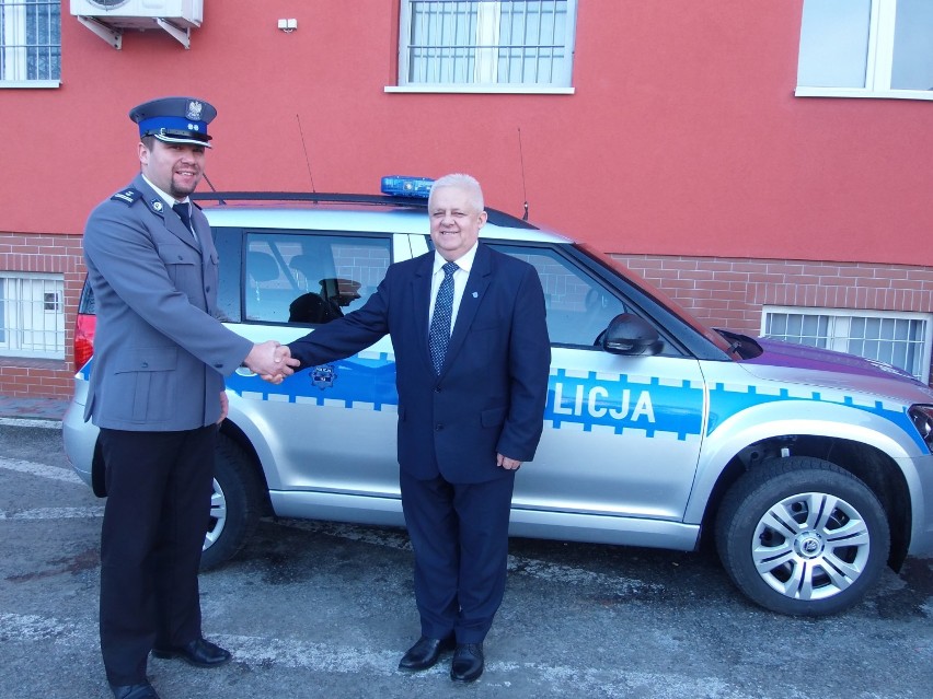 Posterunek policji w Gardei otrzymał nowy radiowóz [ZDJĘCIA]