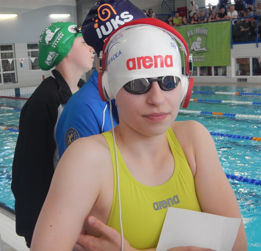 To już oficjalne. Paulina Cierpiałowska najlepszą 11-letnią pływaczką w Polsce