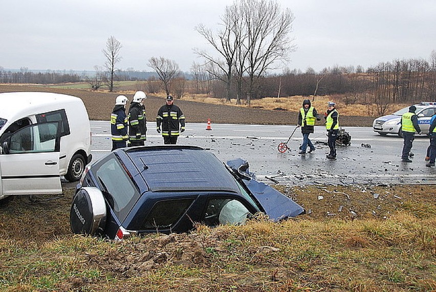 Wypadek w Trzcianie. Zginął kierowca volkswagena