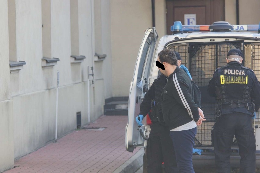 Sąd w Kaliszu: Tymczasowy areszt dla sprawcy fałszywych...