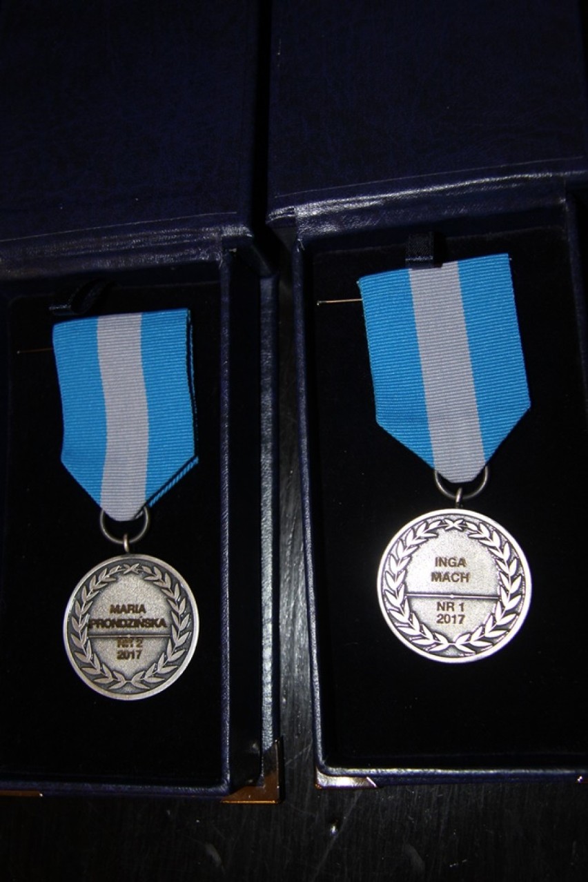 Pierwsze Odznaki Honorowe Gminy Bytów przyznane. Uroczystości odbyły się w zamku [FOTO,WIDEO]