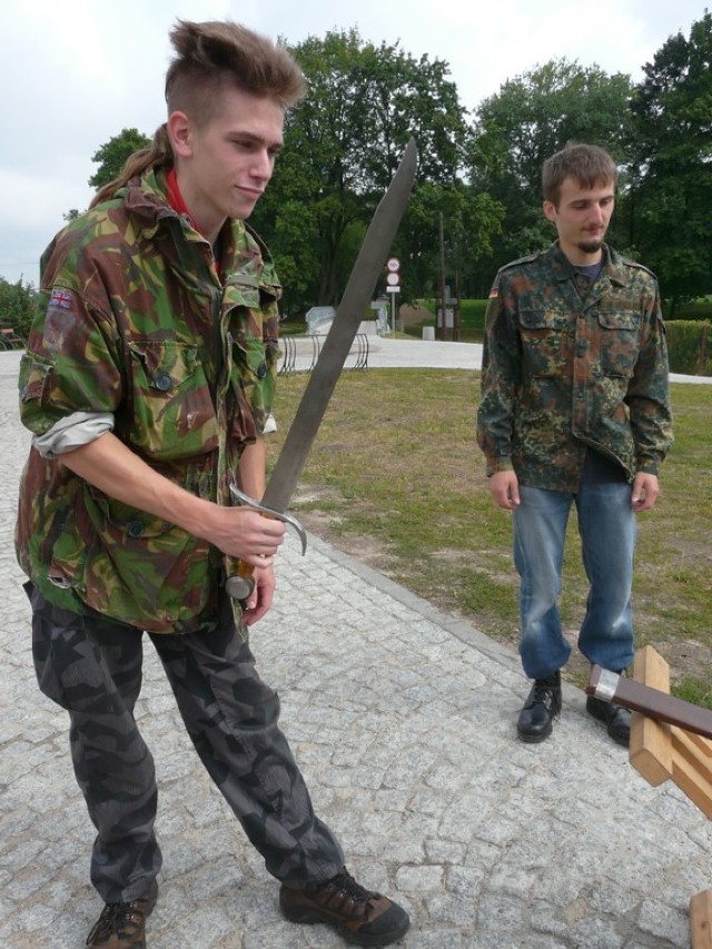 Sieradz ruszył pod Grunwald. Na inscenizację wielkiej bitwy wybrało się 9 osób z bractwa rycerskiego