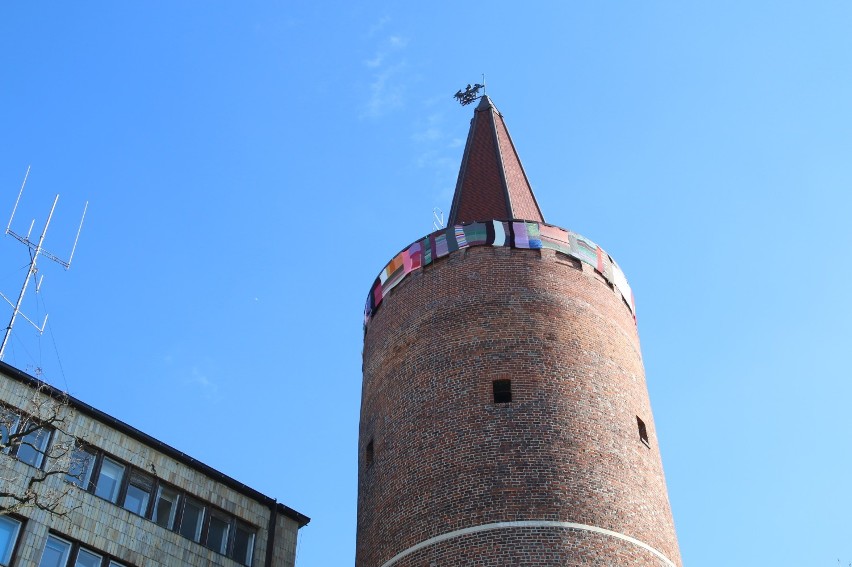 Wieża Piastowska ma już szalik