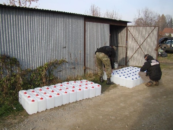 Nowy Sącz: rozprowadzał nielegalny alkohol i papierosy