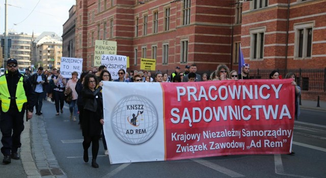 Protest pracowników sądów