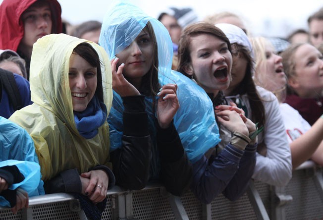Open'er 2011: Drugi dzień festiwalu w strugach deszczu [ZDJĘCIA]