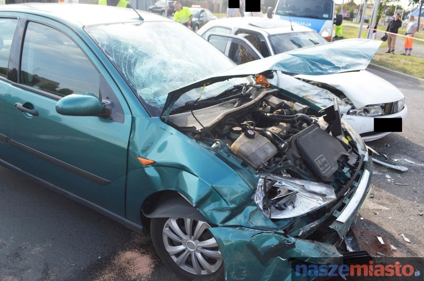 Wypadek na skrzyżowaniu Polna - Barska! Jedna osoba w szpitalu [WIDEO]