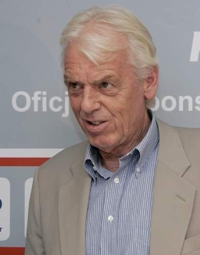 Dziś Holender Leo Beenhakker ma potwierdzić, że pozostanie trenerem reprezentacji Polski w piłce nożnej