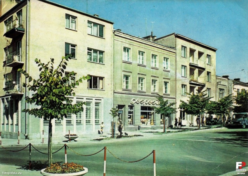 Lata 1973-1977 , Busko Zdrój. Fragment rynku.