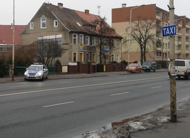 Policjanci w kilka dni potrafią zatrzymać za zbyt dużą prędkość na ulicy Szczecińskiej nawet 300 osób.