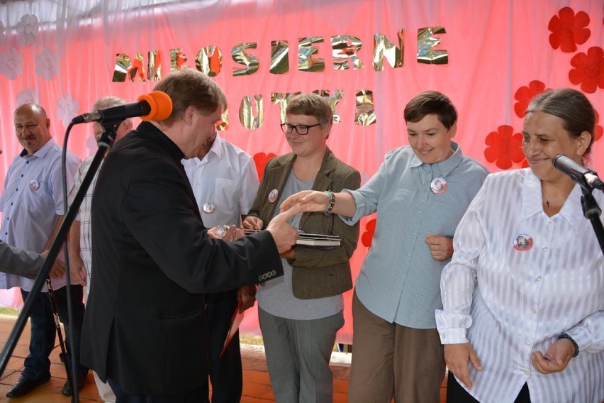 Pozytywka na  Festiwalu Pieśni ku czci Świętej Faustyny...