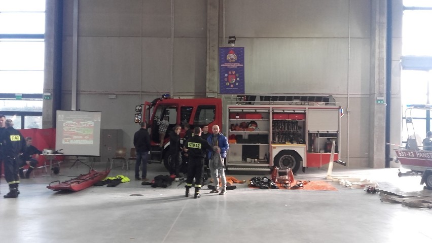 Strażacy z Ostródy wzięli udział w imprezie mikołajkowej